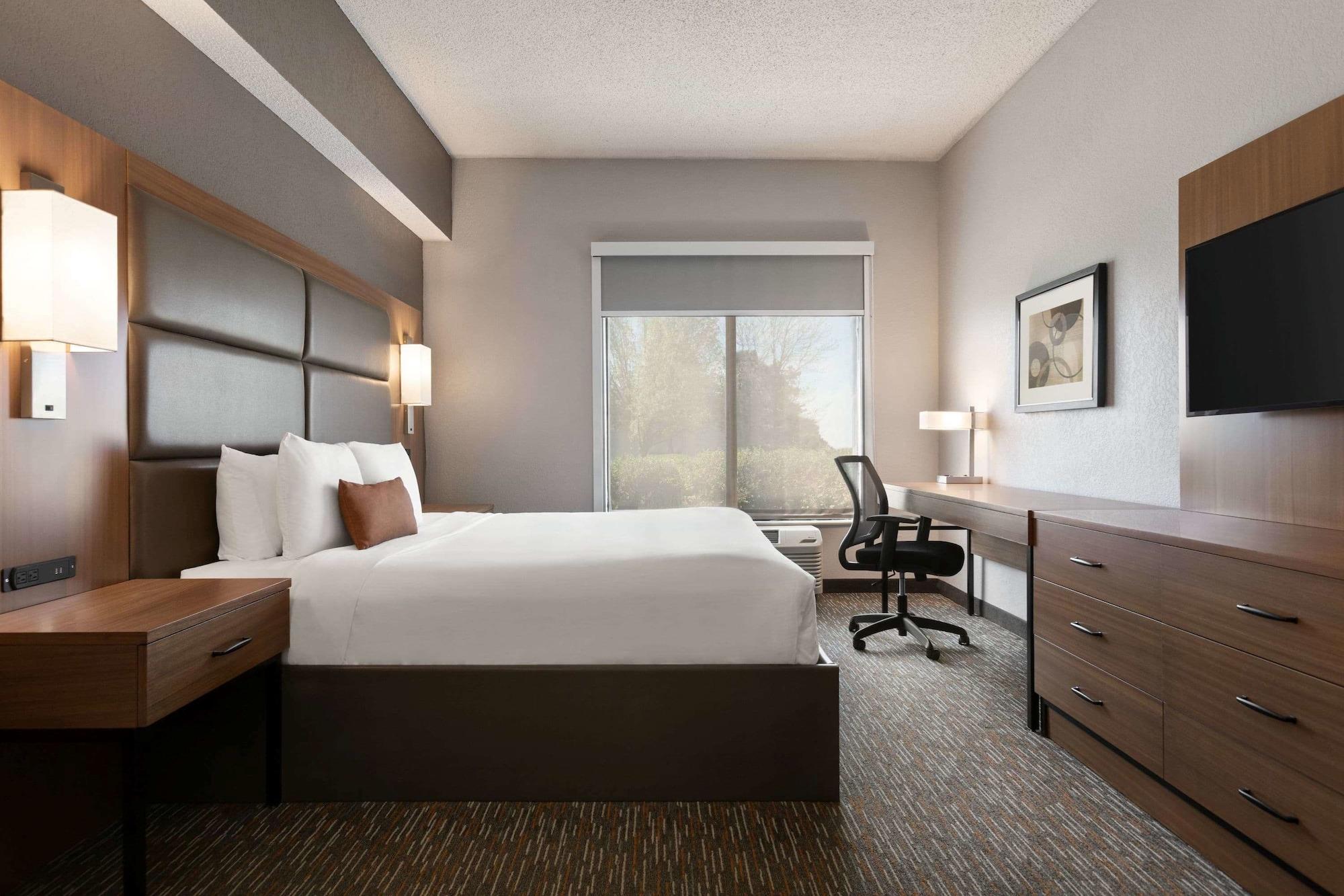 Wingate By Wyndham Cincinnati בלו אש מראה חיצוני תמונה