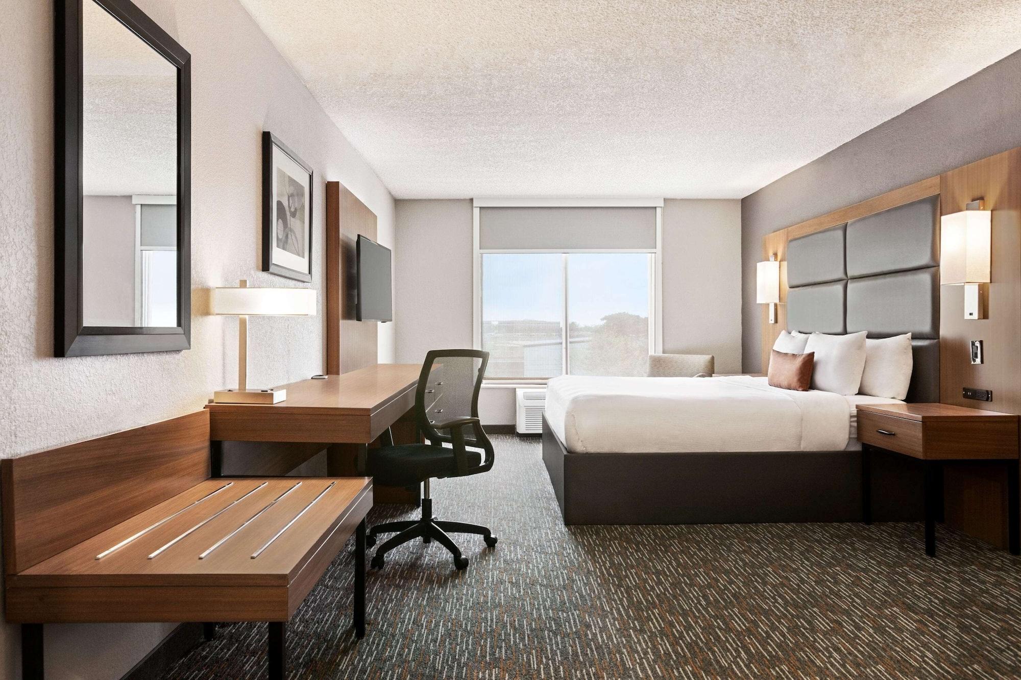 Wingate By Wyndham Cincinnati בלו אש מראה חיצוני תמונה