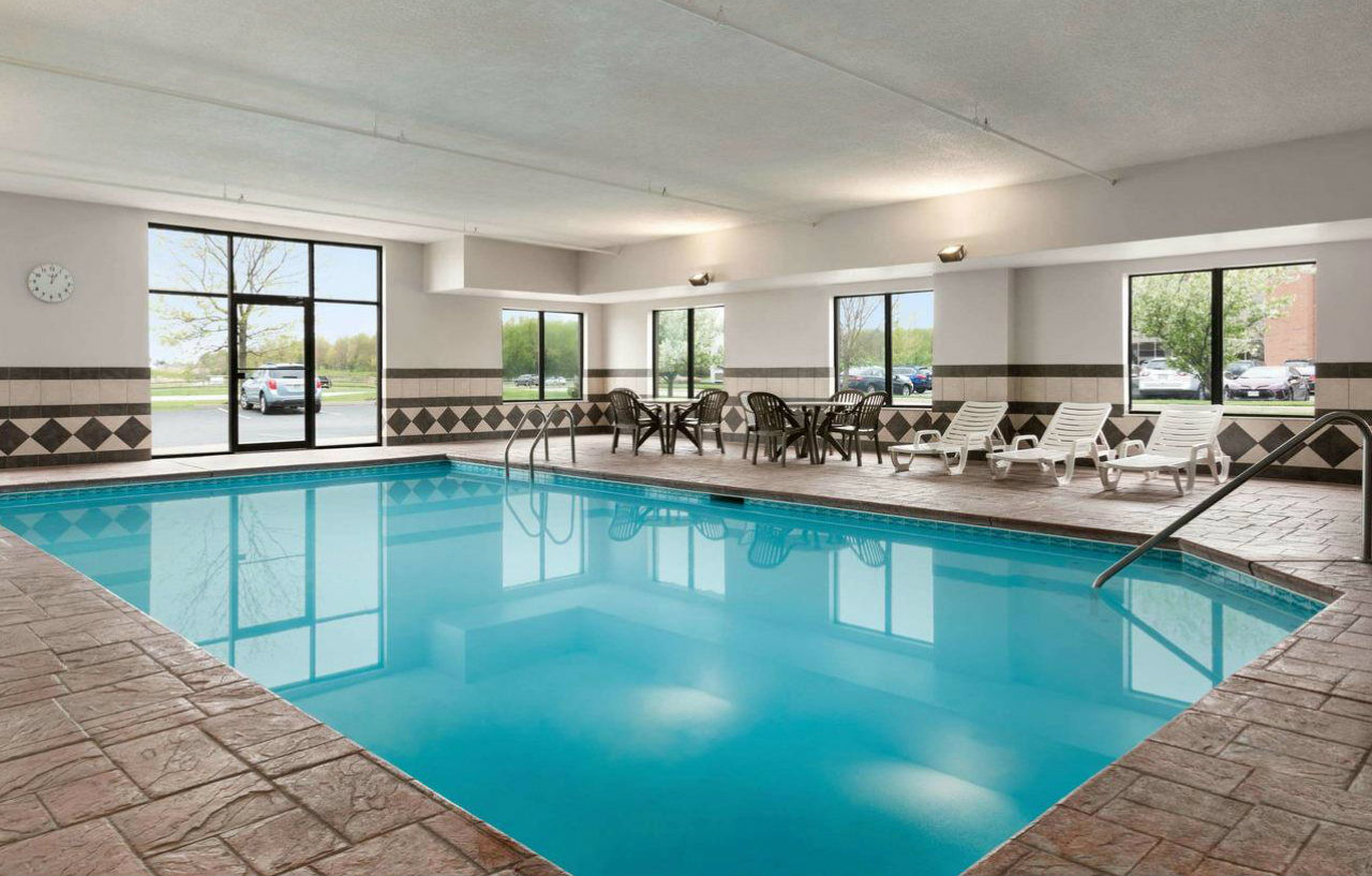 Wingate By Wyndham Cincinnati בלו אש מראה חיצוני תמונה